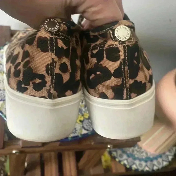Steve Madden Platform Leopard Sneaker - Picture 5 of 9